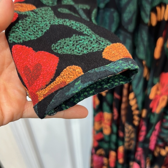 NWT Farm Rio
Floral Long-Sleeve Maxi Dress - Picture 6 of 8